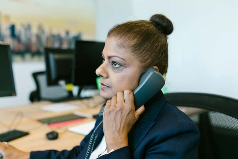 Best Answering Service: How to Choose the Right Fit